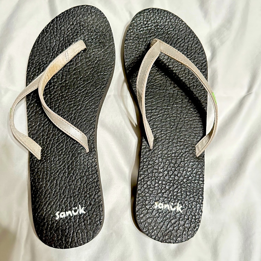 Sanuk Size 11 - women’s yoga sandals